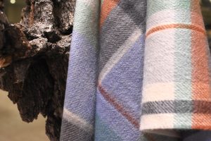 冬のスタイルを華やかに！<BR>Joshua Ellis（ジョシュア エリス）