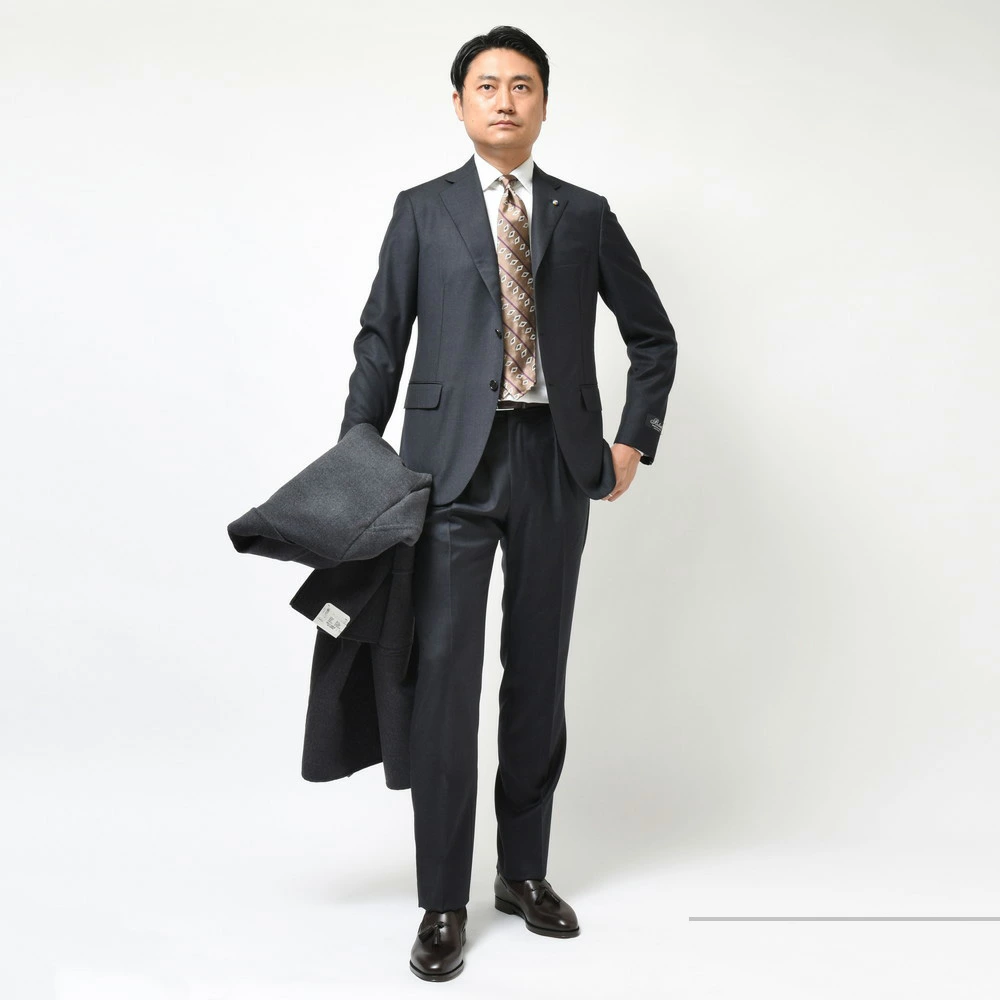 定番の非凡。Belvest(ベルベスト) スーツ2型 ｜ salotto di guji